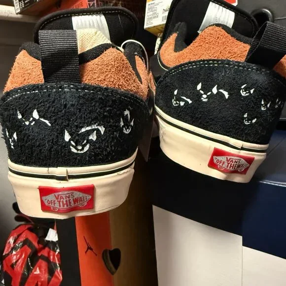 Brand New Vans shoes - Picture 4 of 6